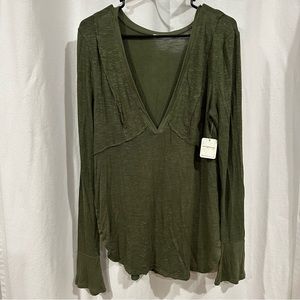 COPY - 34. NWT Intimately Free People Long Sleeve Top GREEN LARGE/PTP:18.5”/LEN…